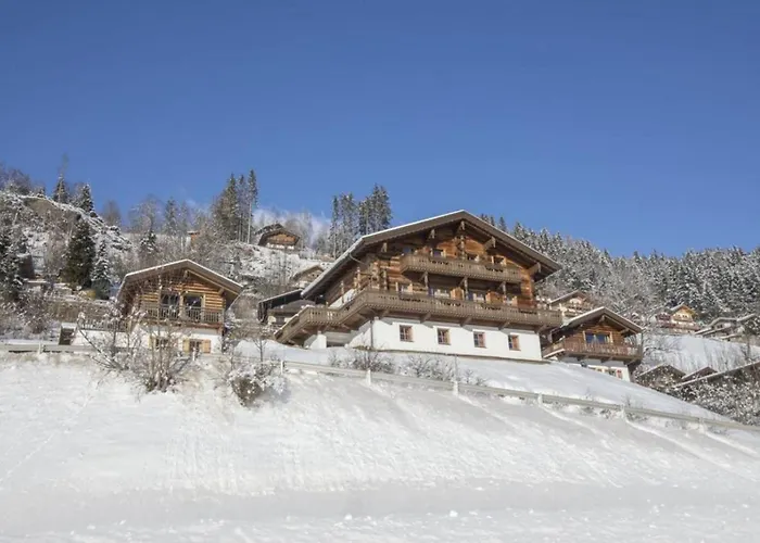 Schoneben Bauernhaus Wald im Pinzgau
