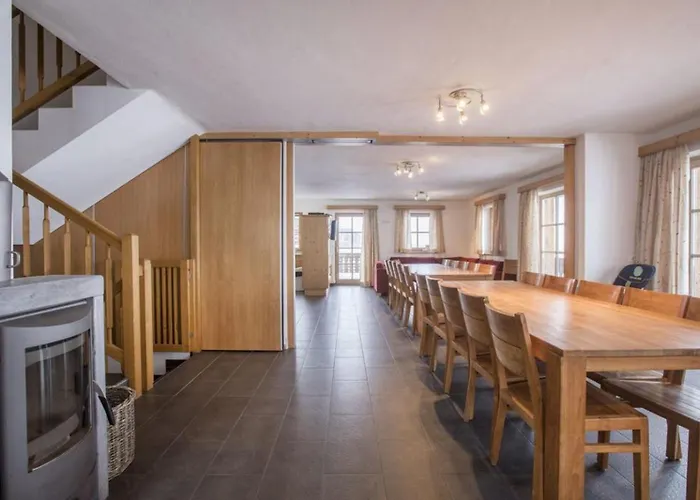 Schoneben Bauernhaus Wald im Pinzgau